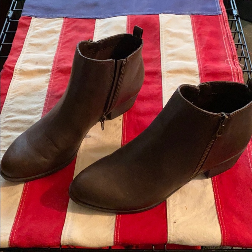 Indigo rd. Brown booties 8 1/2 M